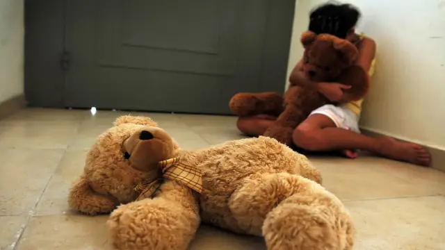20 y 10 años de prisión a padre y hermano por abusar de una adolescente en Hato Mayor 20 y 10 años de prisión a padre y hermano por abusar de una adolescente en Hato Mayor