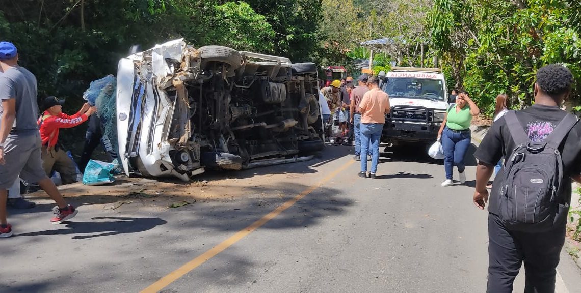 Accidente de tránsito en Puerto Plata deja 9 heridos Accidente de tránsito en Puerto Plata deja 9 heridos