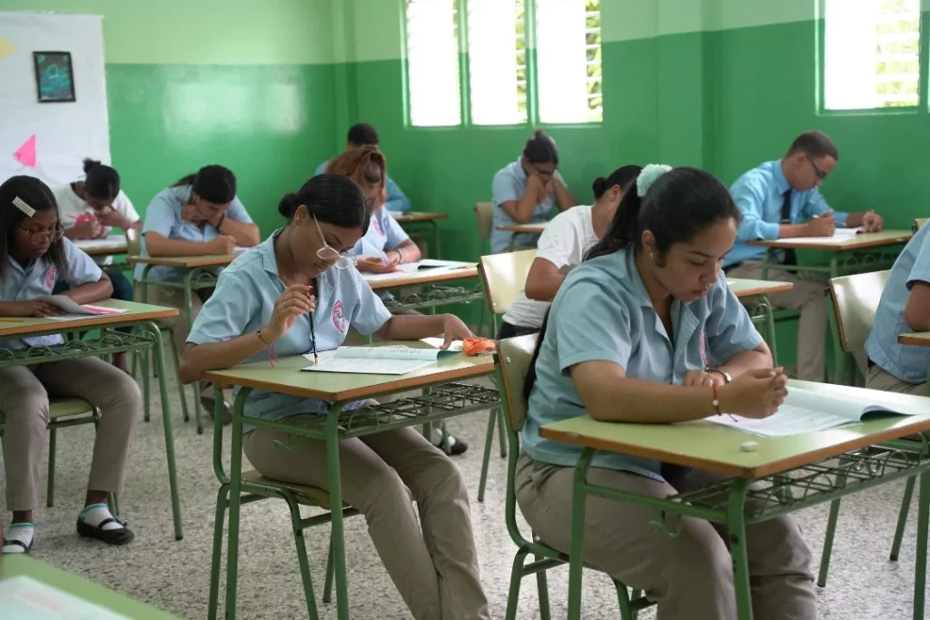 Minerd activa sistema de inscripción para estudiantes pendientes de las Pruebas Nacionales
