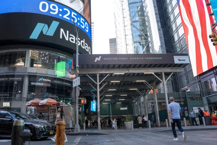 Wall Street empieza marzo en terreno mixto