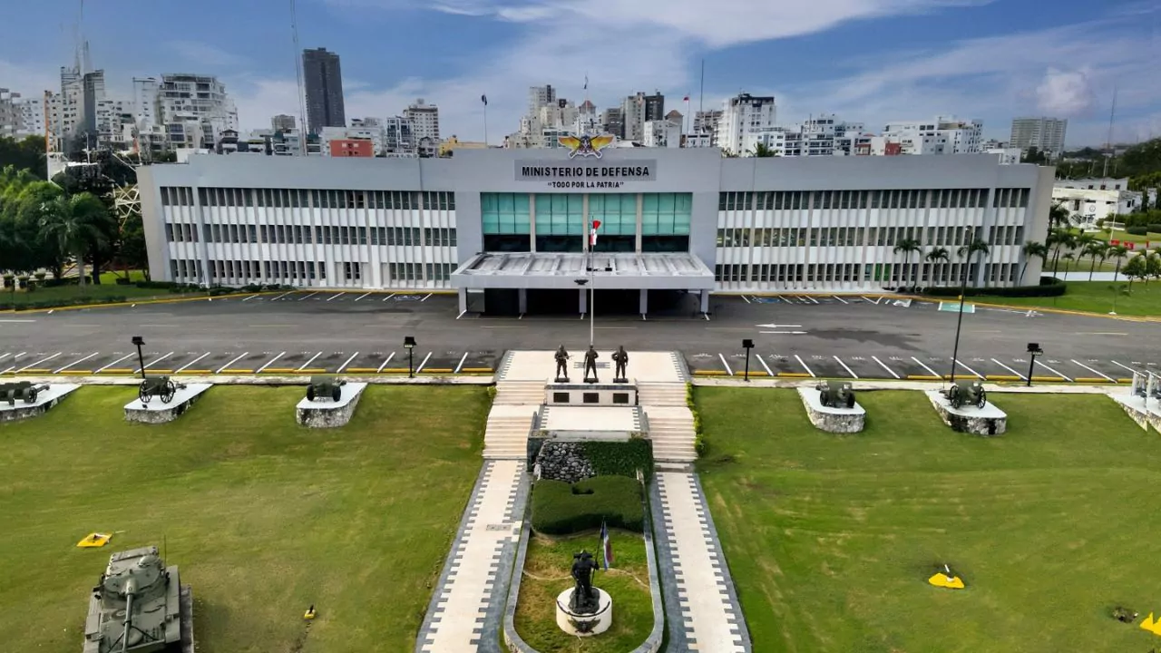 Ministerio de Defensa dará compensación económica a militares retirados sin cargos directivos Ministerio de Defensa dará compensación económica a militares retirados sin cargos directivos