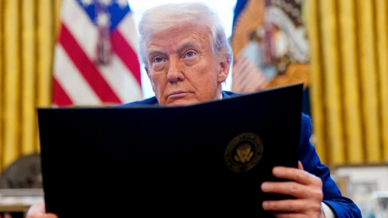 Trump suaviza su postura en medio de crecientes tensiones comerciales Trump suaviza su postura en medio de crecientes tensiones comerciales