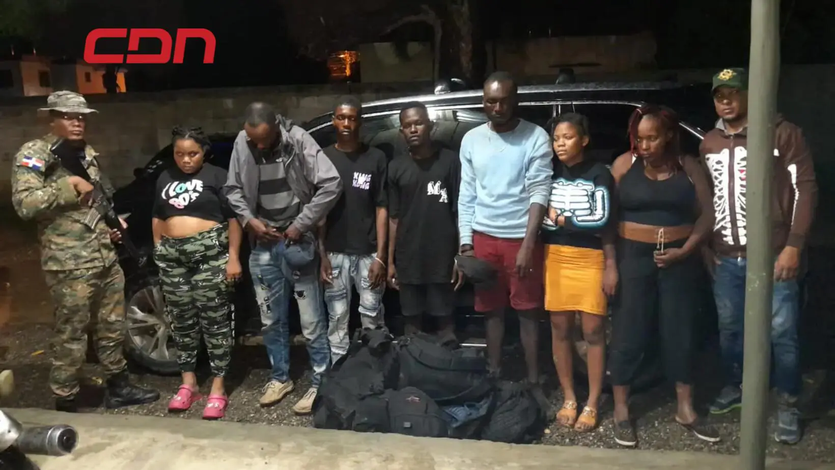 Dejan jeepeta abandonada con siete haitianos ilegales en Navarrete Dejan jeepeta abandonada con siete haitianos ilegales en Navarrete