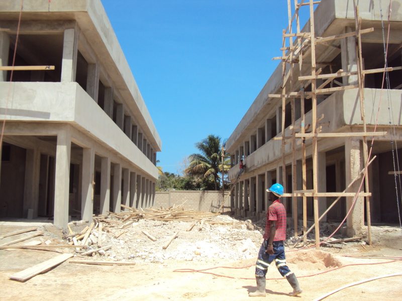Ingeniero denuncia incumplimiento del Decreto 313-24 mantiene paralizada terminación de escuelas