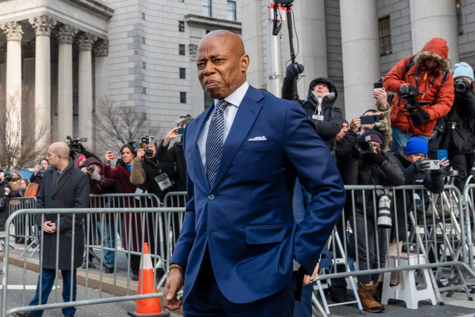Juez federal desecha las acusaciones de soborno y fraude contra el alcalde de Nueva York Juez federal desecha las acusaciones de soborno y fraude contra el alcalde de Nueva York