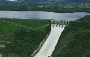 Liberan presa de Tavera para evitar inundaciones tras fuertes lluvias