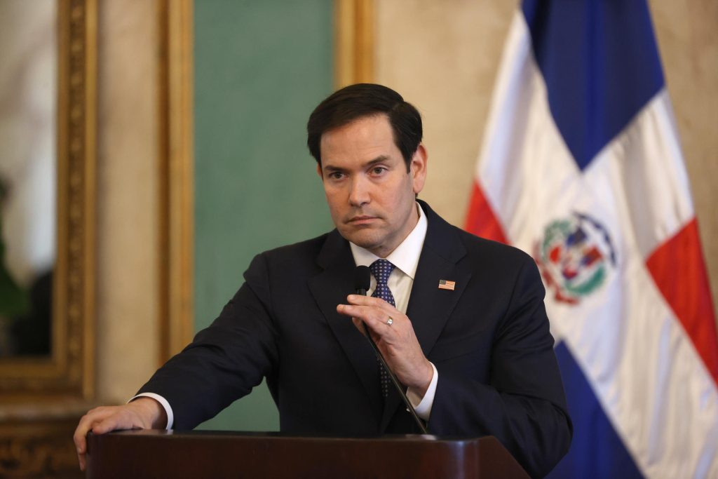 Marco Rubio advierte que se cancelarán visas a estudiantes chinos