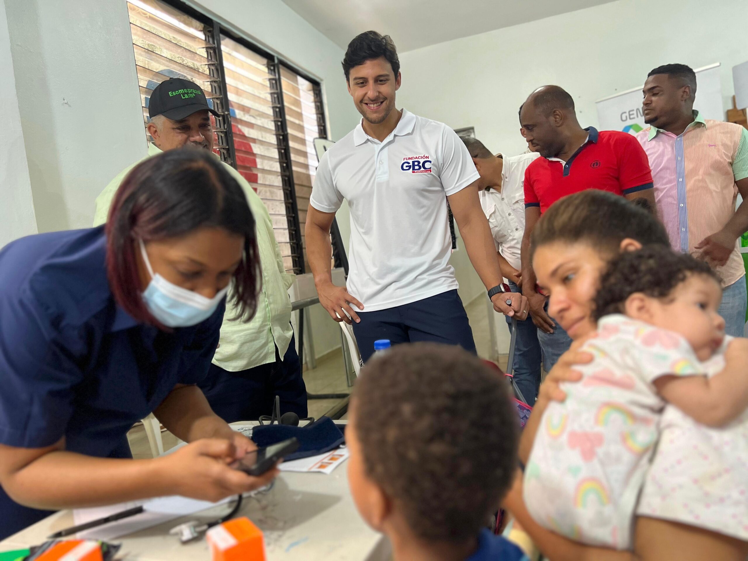 Más de 800 personas beneficiadas en operativo médico de Fundación GBC Farmacias en el sector 27 de Febrero, Distrito Nacional Más de 800 personas beneficiadas en operativo médico de Fundación GBC Farmacias en el sector 27 de Febrero, Distrito Nacional
