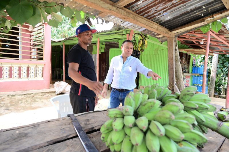 Abel Martínez destaca labor de los agricultores Abel Martínez destaca labor de los agricultores