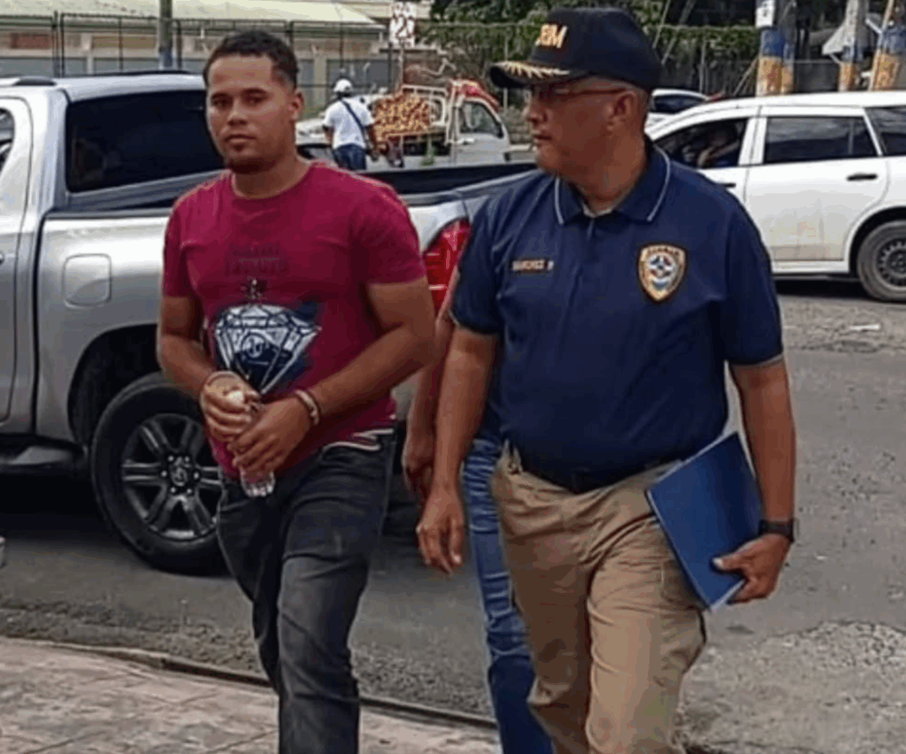 Imponen un año de prisión preventiva al acusado de matar a Paula Santana