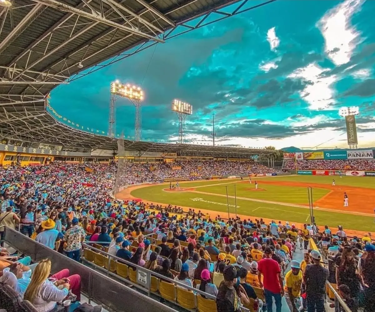 Estadio Cibao da la bienvenida a la Liga Nacional de Béisbol Estadio Cibao da la bienvenida a la Liga Nacional de Béisbol