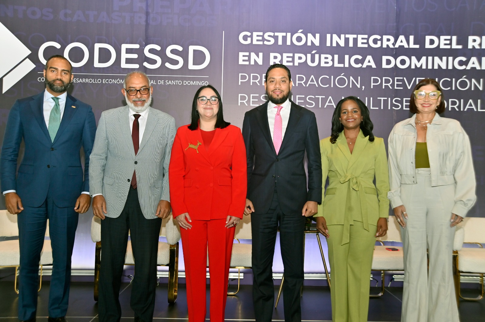 Expertos analizan desafíos comunicacionales ante crisis en foro sobre gestión de riesgos en RD Expertos analizan desafíos comunicacionales ante crisis en foro sobre gestión de riesgos en RD