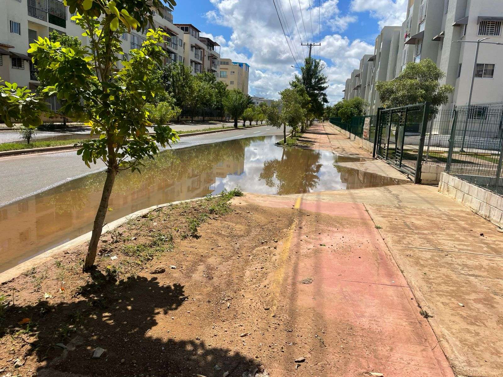 Problemas con el drenaje pluvial preocupan a residentes de Ciudad Juan Bosch