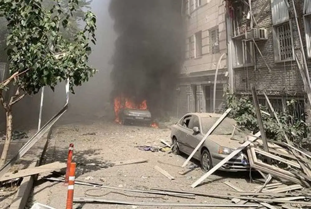 Se registran cinco explosiones de coches bomba en Teherán Se registran cinco explosiones de coches bomba en Teherán