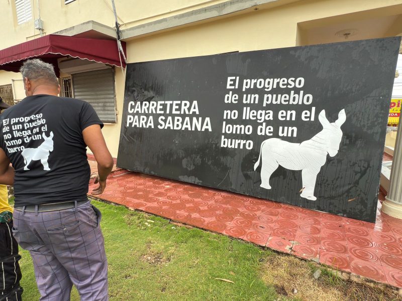 Ciudadanos cuestionan demora en construcción de carreteras en Sabana Grande de Boyá Ciudadanos cuestionan demora en construcción de carreteras en Sabana Grande de Boyá