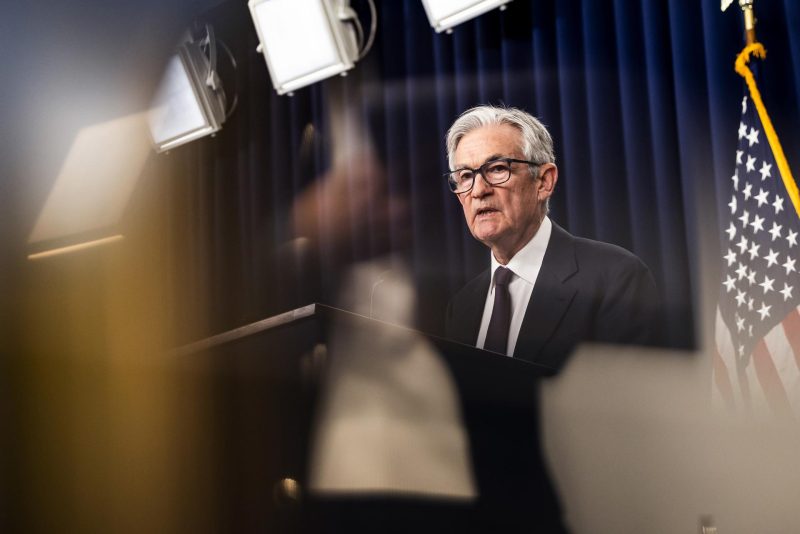 La Fed mantiene tasas sin cambios pese a presión de Trump y advierte incertidumbre económica La Fed mantiene tasas sin cambios pese a presión de Trump y advierte incertidumbre económica