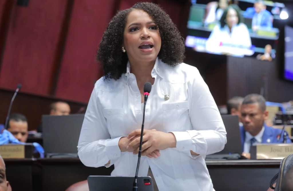 Juliana O’Neal denuncia desigualdad en acceso a medicamentos Juliana O’Neal denuncia desigualdad en acceso a medicamentos
