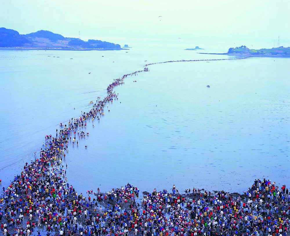 El milagro natural del mar que se abre en Jindo, Corea del Sur El milagro natural del mar que se abre en Jindo, Corea del Sur