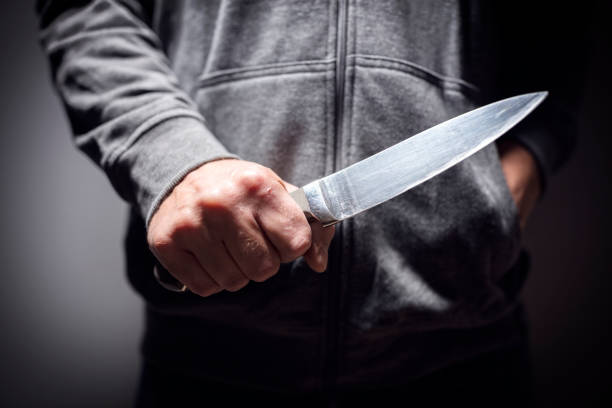 Joven de 19 apuñala a otro de 17 tras discusión por cigarrillo electrónico en Los Alcarrizos