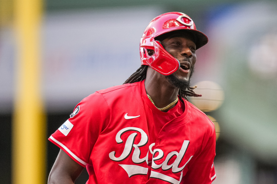 Elly De La Cruz jugó media temporada 2025 con un desgarro parcial del cuádriceps