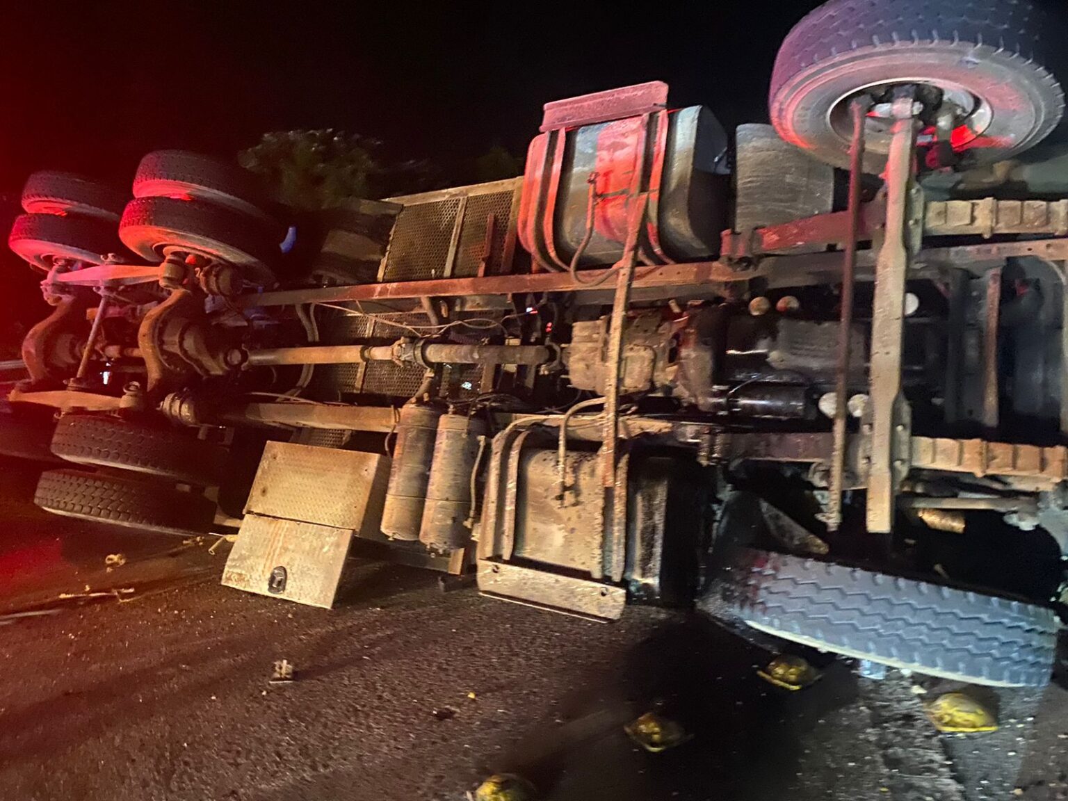 Dos hombres mueren al chocar motocicleta con autobús en carretera de Bayahíbe Dos hombres mueren al chocar motocicleta con autobús en carretera de Bayahíbe