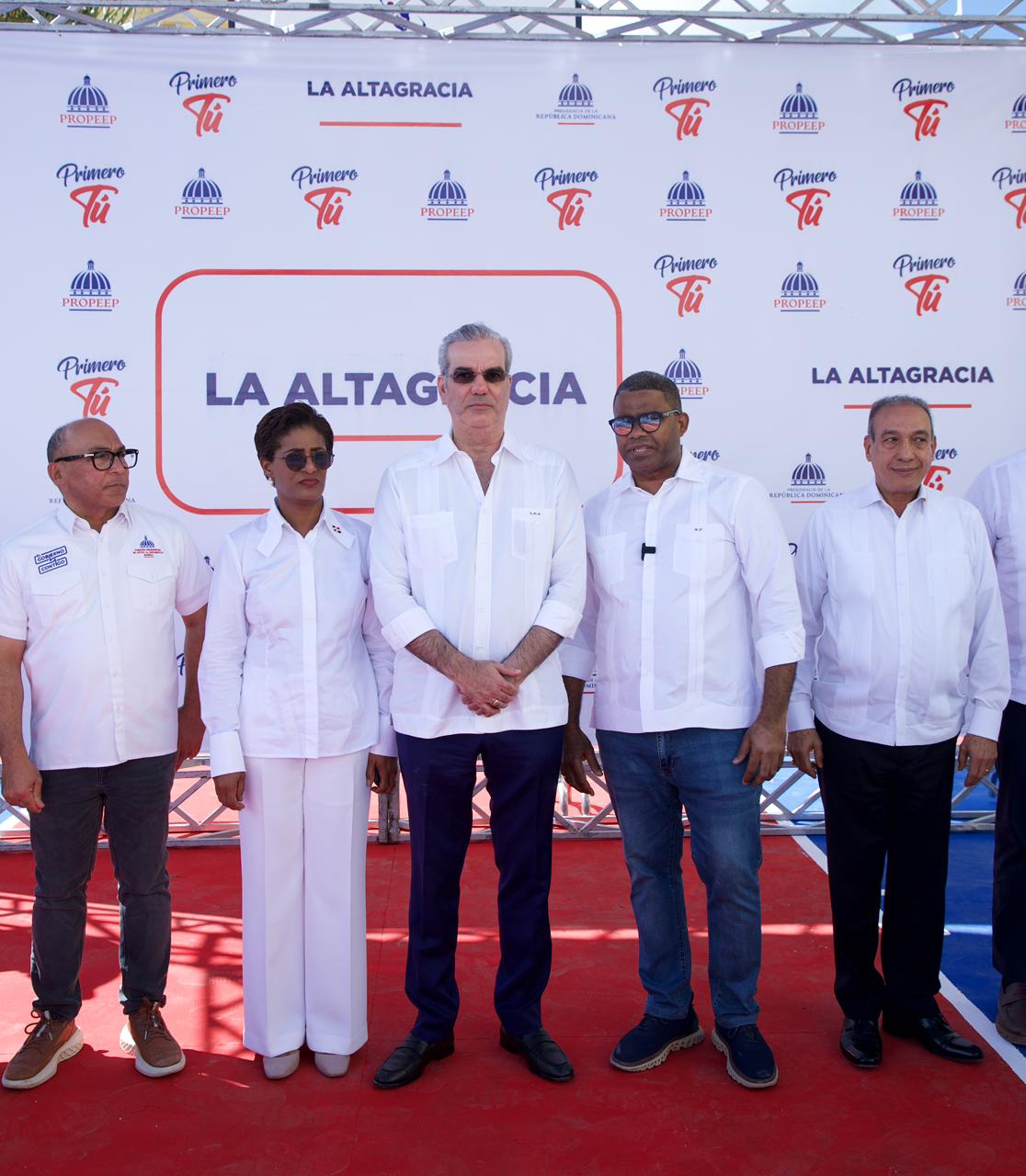 Presidente Abinader anuncia anheladas soluciones a problemas de alcantarillado, agua potable y electricidad en Higüey