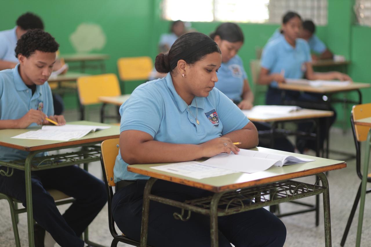 MINERD convoca a 18,722 estudiantes a la tercera convocatoria de Pruebas Nacionales 2025 MINERD convoca a 18,722 estudiantes a la tercera convocatoria de Pruebas Nacionales 2025