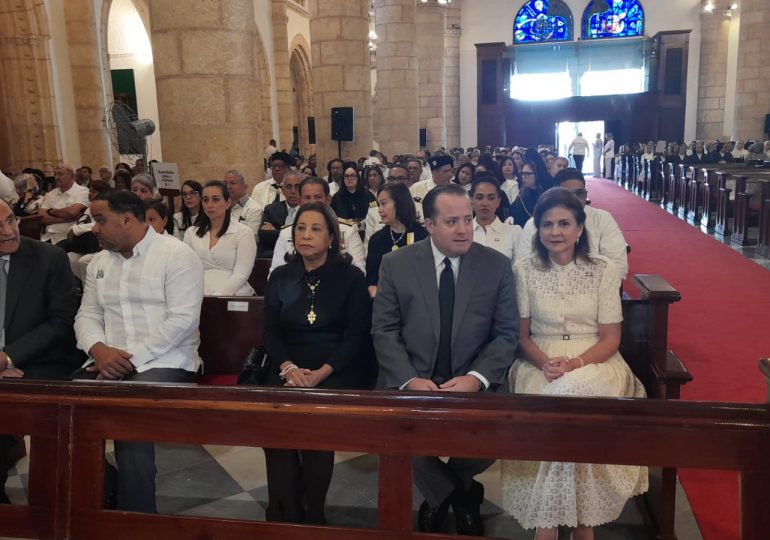 Raquel Peña asiste a la toma de posesión de monseñor Morel Diplán como arzobispo coadjutor