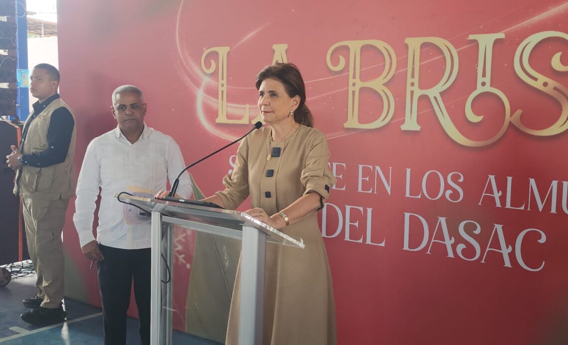 Vicepresidenta destaca importancia de agradecer las bendiciones en actividad navideña Vicepresidenta destaca importancia de agradecer las bendiciones en actividad navideña