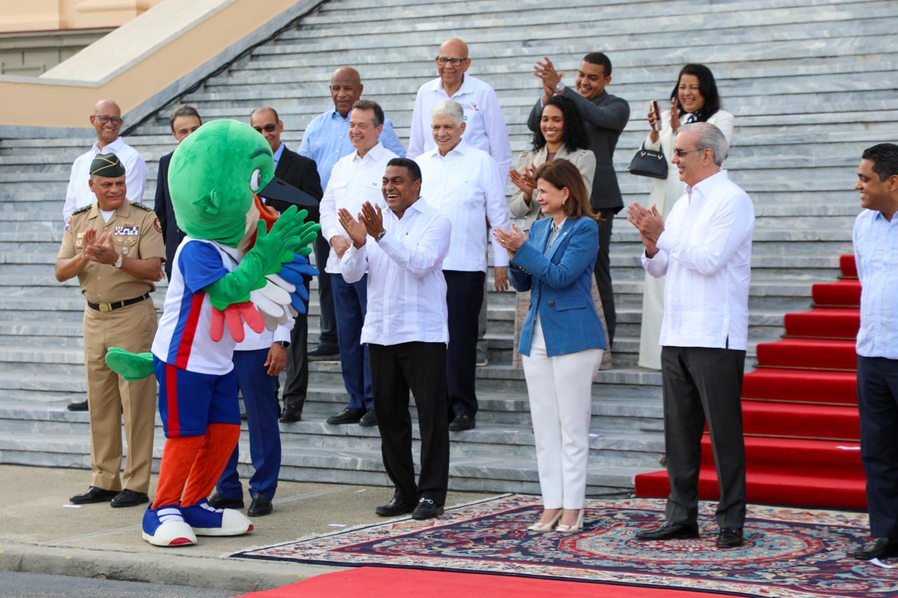 Presidente Abinader oficializa el inicio de la ruta de la antorcha hacia los XXV Juegos Centroamericanos y del Caribe Santo Domingo 2026 Presidente Abinader oficializa el inicio de la ruta de la antorcha hacia los XXV Juegos Centroamericanos y del Caribe Santo Domingo 2026