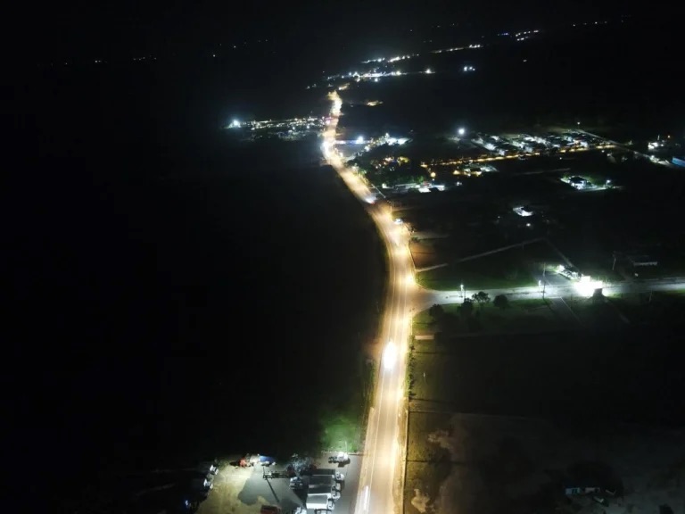 Edeeste ilumina principal acceso a Higüey con inversión superior a RD$8.2 millones Edeeste ilumina principal acceso a Higüey con inversión superior a RD$8.2 millones