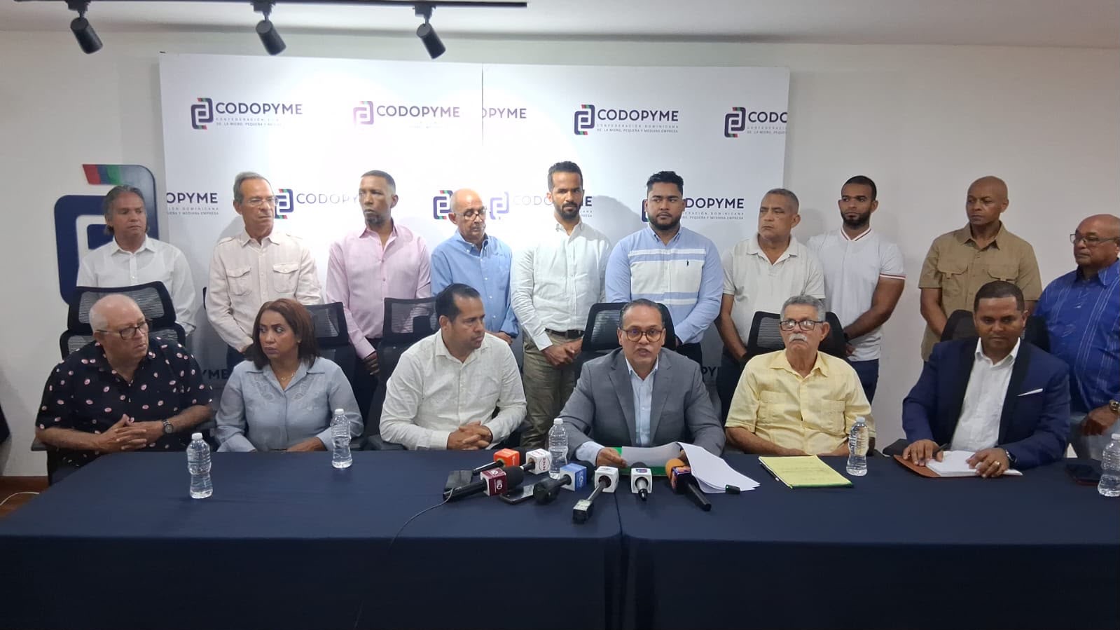 ADOCALZA defiende la fabricación nacional y respalda mecanismos implementados por INABIE junto a la DGCP