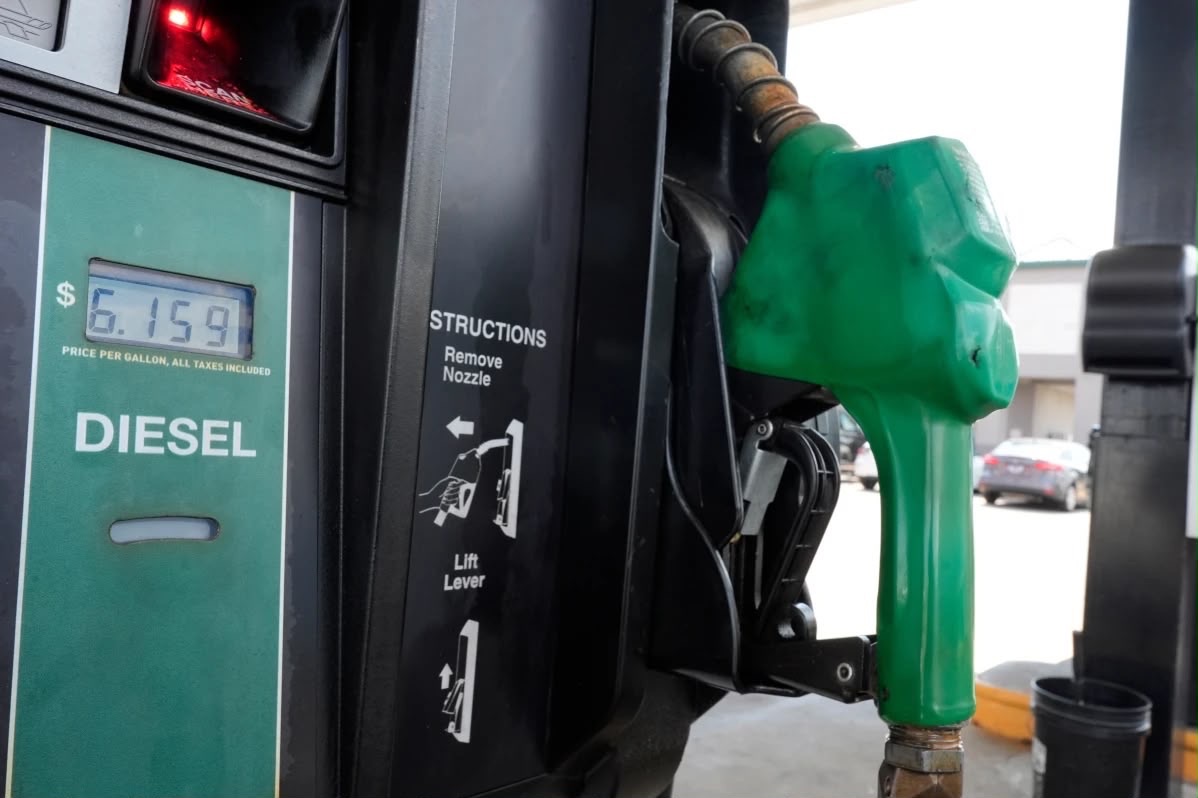 Precios del diésel se coloca por primera vez sobre los 6 dólares en Estados Unidos Precios del diésel se coloca por primera vez sobre los 6 dólares en Estados Unidos