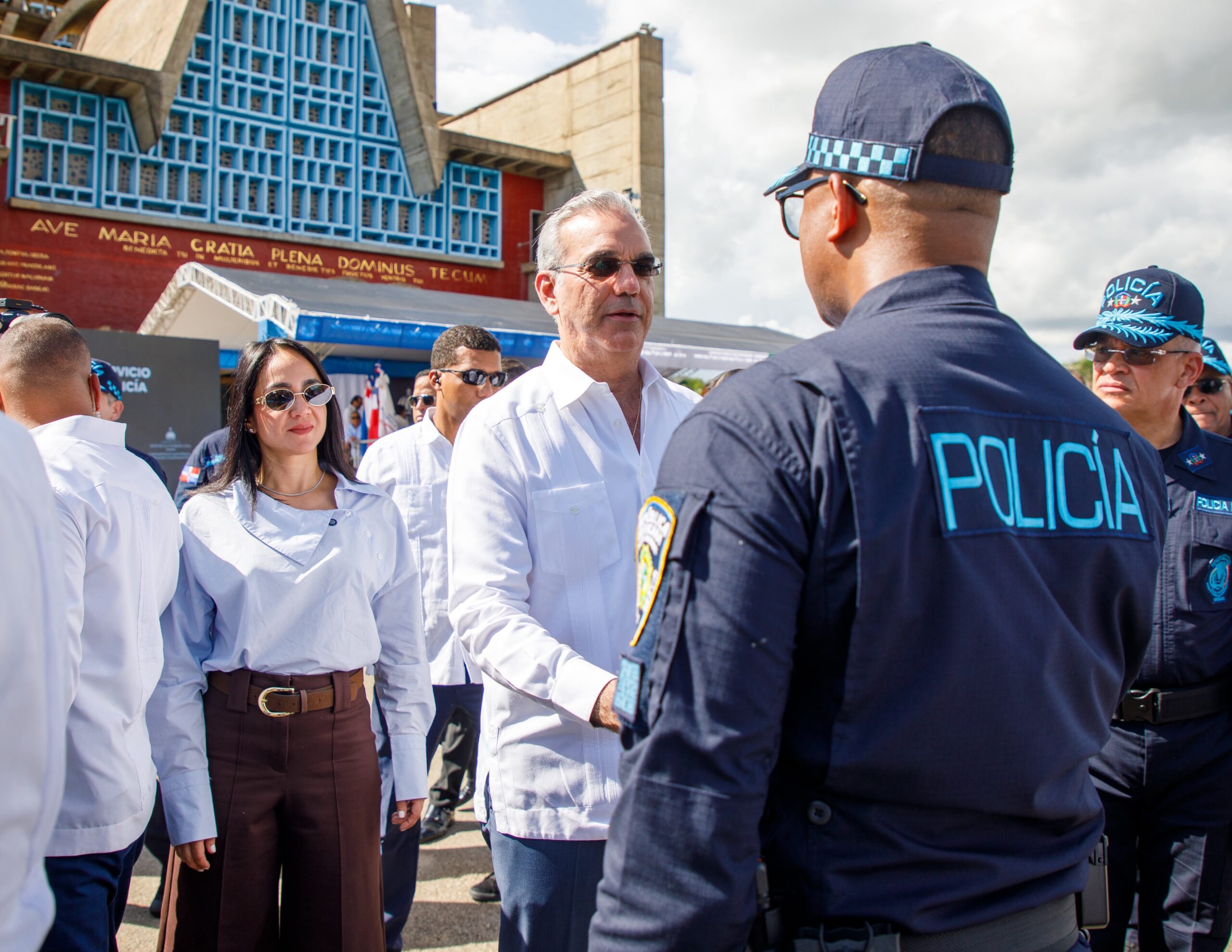 Presidente Abinader deja iniciado en La Altagracia despliegue del nuevo modelo de patrullaje con 990 agentes entrenados y equipados para continuar fortaleciendo la seguridad en la Región Este Presidente Abinader deja iniciado en La Altagracia despliegue del nuevo modelo de patrullaje con 990 agentes entrenados y equipados para continuar fortaleciendo la seguridad en la Región Este