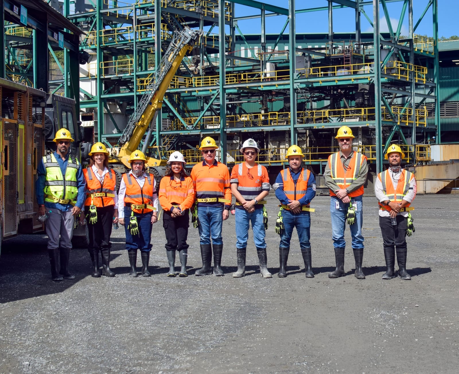 CORMIDOM recibe al Consejo Directivo de CAMIPE para mostrar sus prácticas de minería responsable CORMIDOM recibe al Consejo Directivo de CAMIPE para mostrar sus prácticas de minería responsable