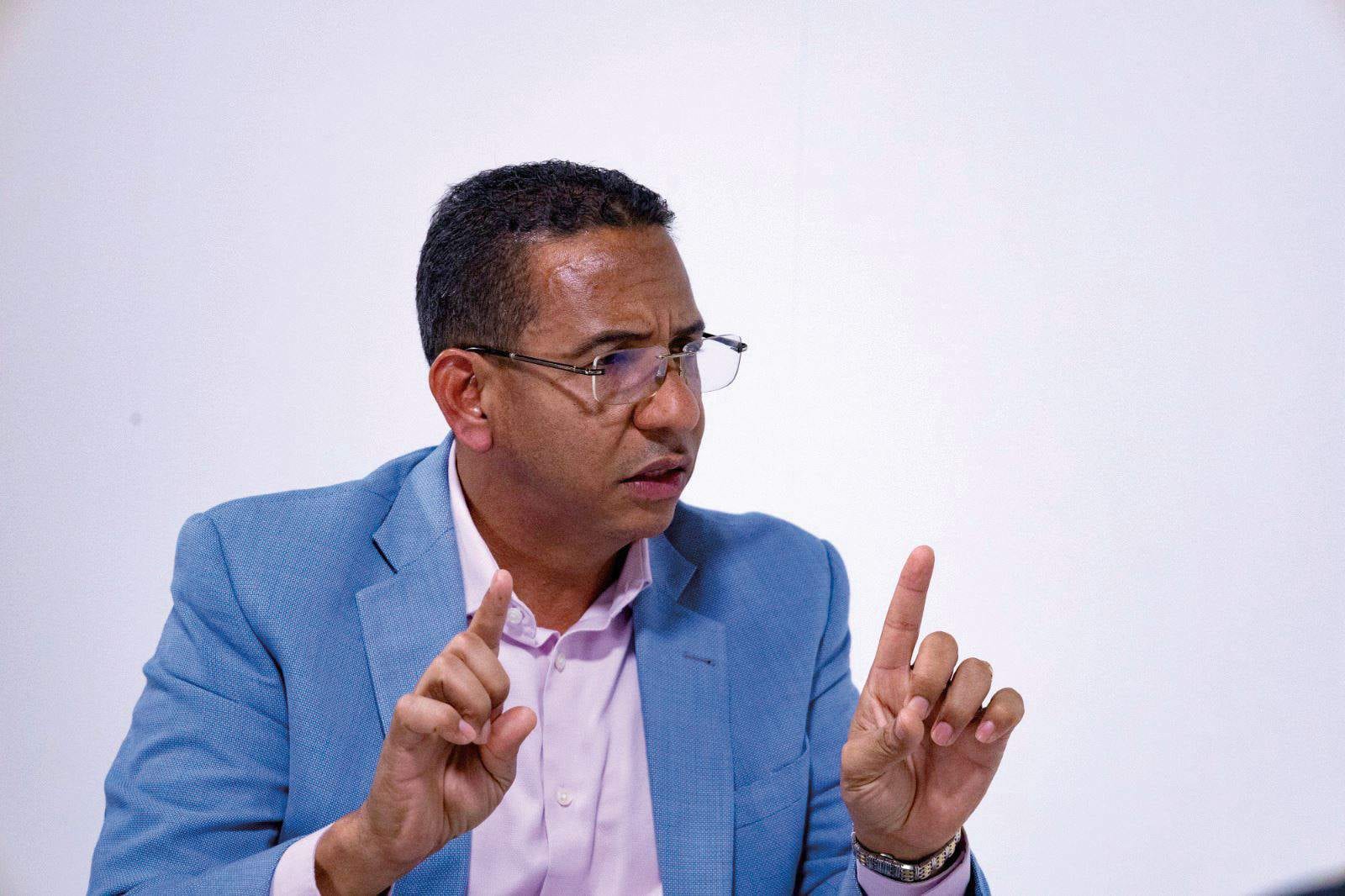 PERIODISTA PEDRO JIMÉNEZ ADVIERTE SOBRE CONSECUENCIAS DE LIMITAR LA PARTICIPACIÓN DE EMPRESAS DOMINICANAS EN PROYECTOS DE AGUA EN RD POR MÁS DE MIL MILLONES DE DÓLARES. PERIODISTA PEDRO JIMÉNEZ ADVIERTE SOBRE CONSECUENCIAS DE LIMITAR LA PARTICIPACIÓN DE EMPRESAS DOMINICANAS EN PROYECTOS DE AGUA EN RD POR MÁS DE MIL MILLONES DE DÓLARES.